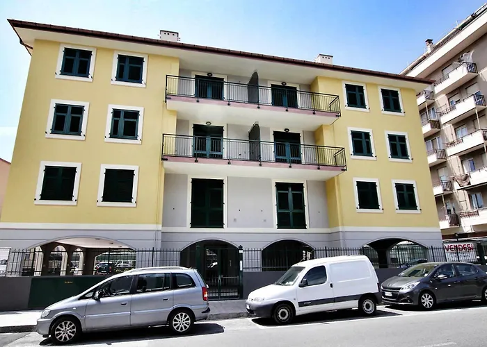 Macaia *